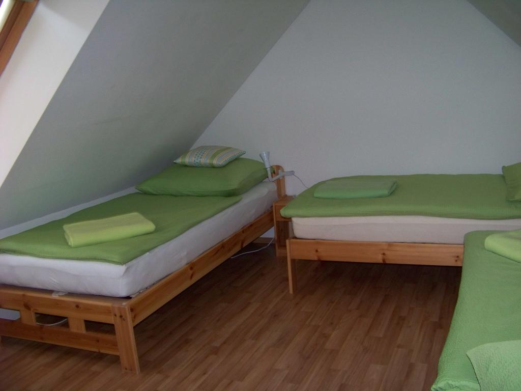 Tisá 488 Apartman Szoba fotó